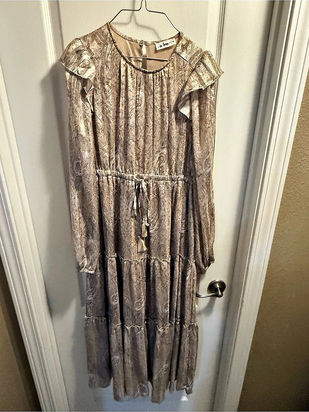 in loom Paisley Tiered Dress in Brown Size Medium Like New
